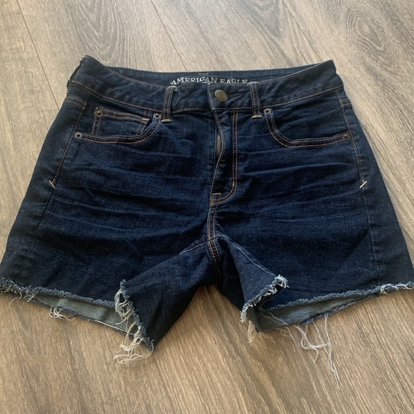 Like-New American Eagle Super Stretch Shorts Size 10 - Picture 2 of 4